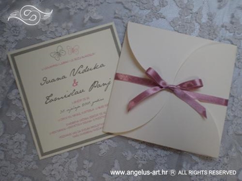 krem roza pozivnica za vjenčanje u omotnici na rasklapanje