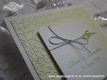 pozivnica za vjenčanje na rasklapanje zeleno bijela sa srebrnom mašnicom