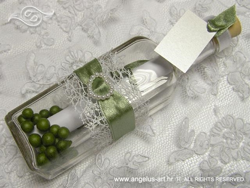pozivnica za vjenčanje u boci sa srcem i zelenom trakom
